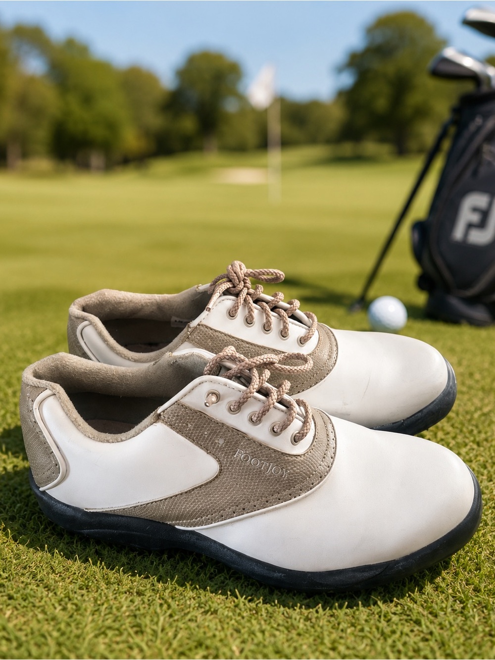 FootJoy Women’s White Taupe Golf Shoes Size 8 Lace-Up Soft Spike Athletic Golf